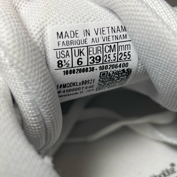 NEW Reebok Club MEMT Sneakers - White, Women’s Size 8.5 - Picture 4 of 4